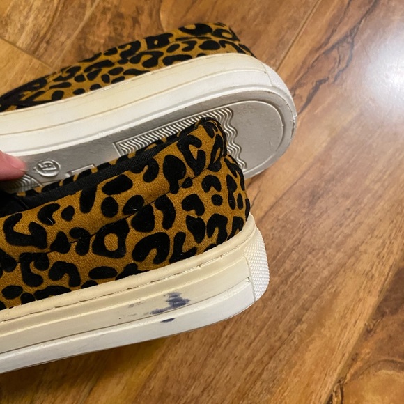 Leopard Print Slip-on Shoes - Picture 8 of 12